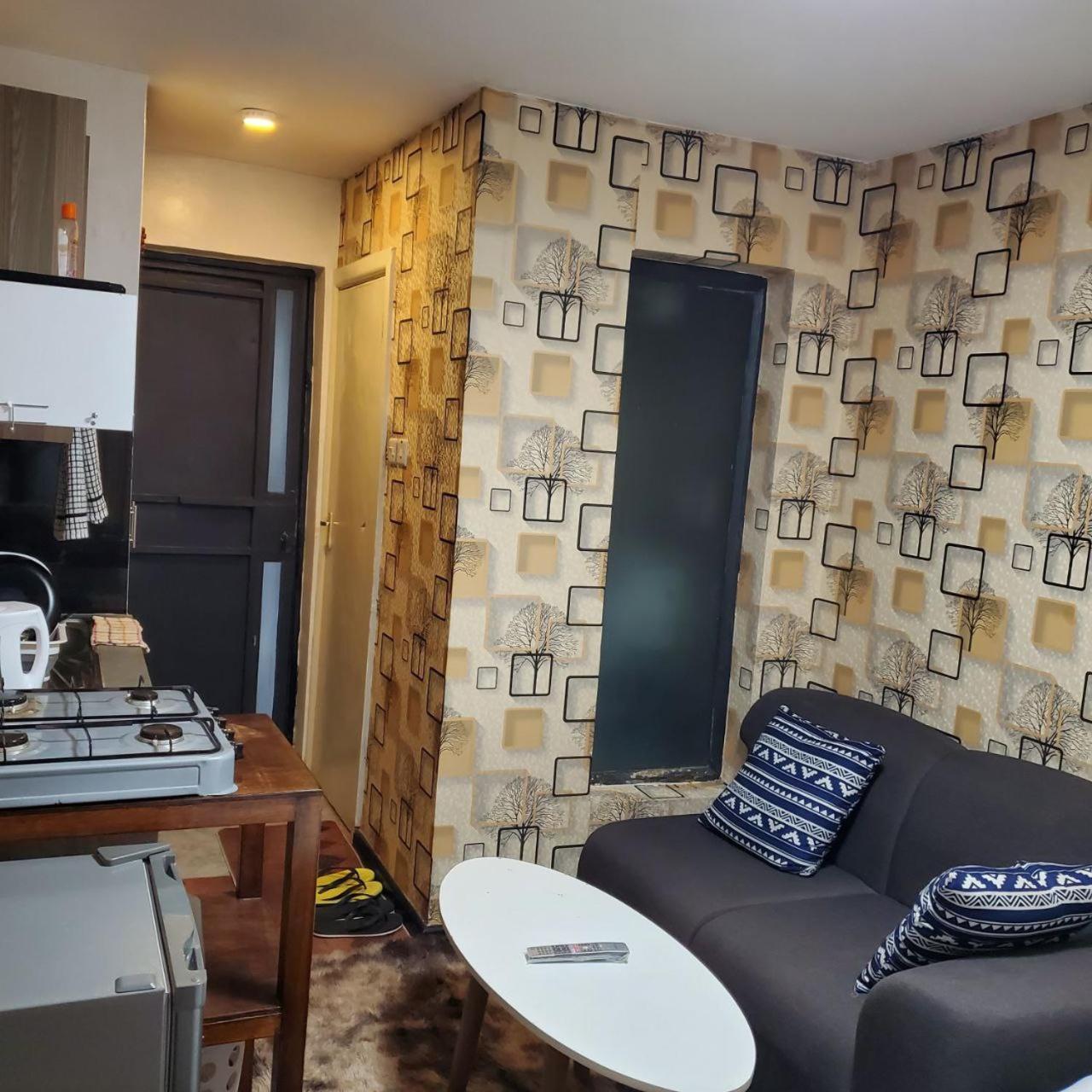 Lovely & Cozy Compact Studio Near Airport With Rooftop View Apartamento Nairobi Exterior foto