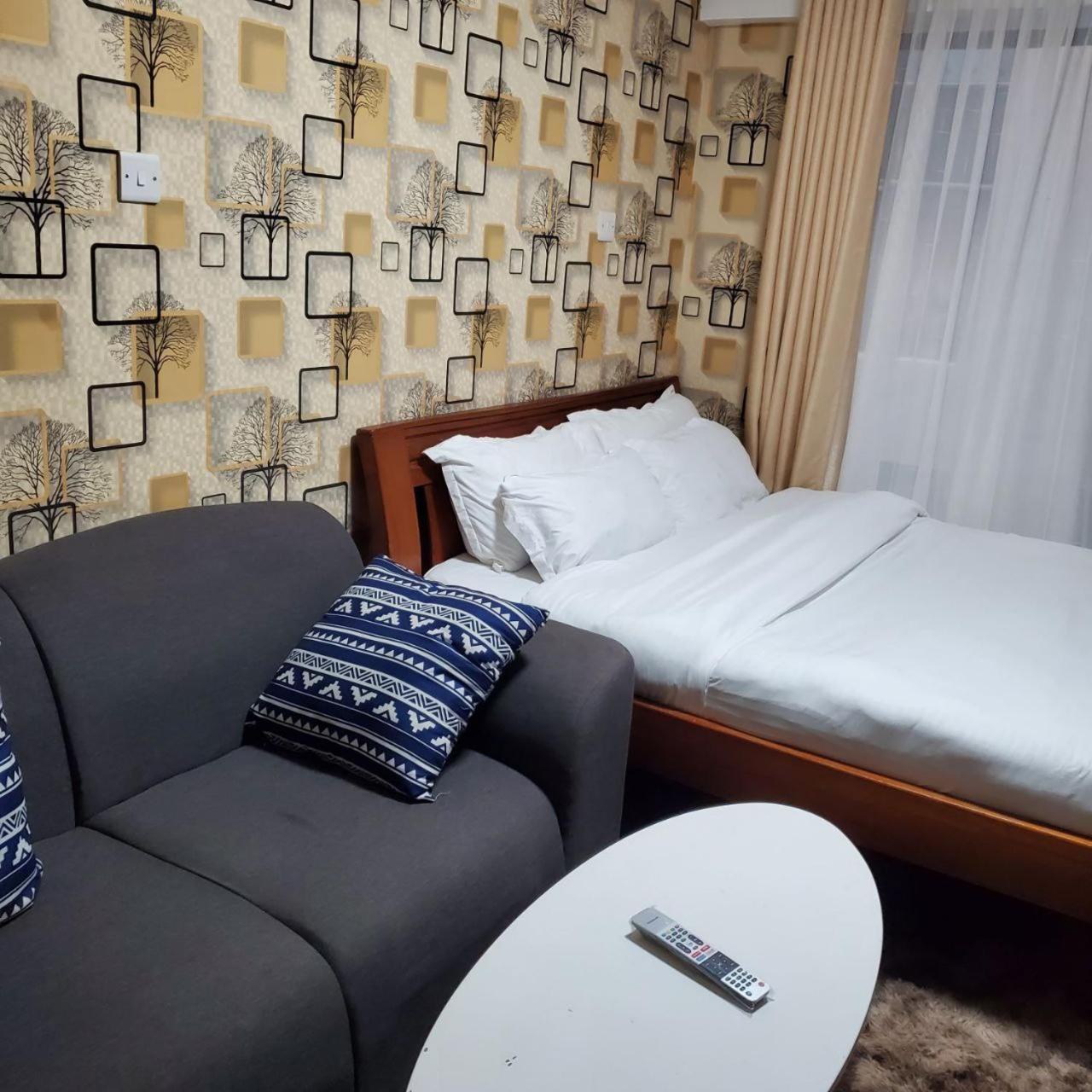 Lovely & Cozy Compact Studio Near Airport With Rooftop View Apartamento Nairobi Exterior foto