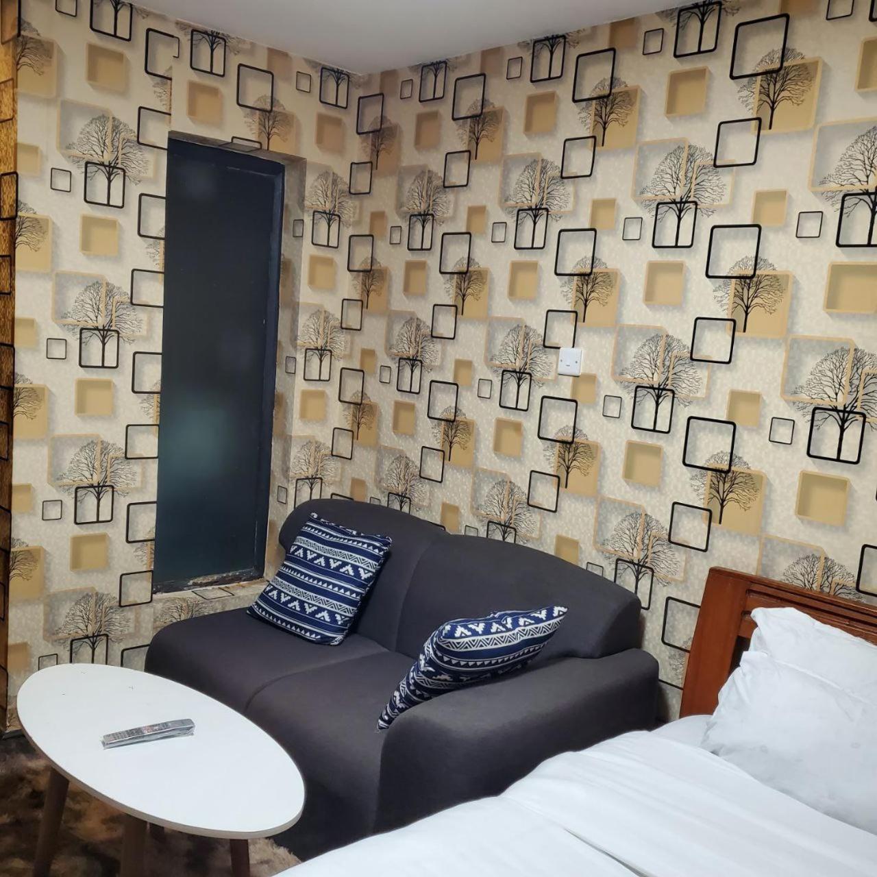 Lovely & Cozy Compact Studio Near Airport With Rooftop View Apartamento Nairobi Exterior foto