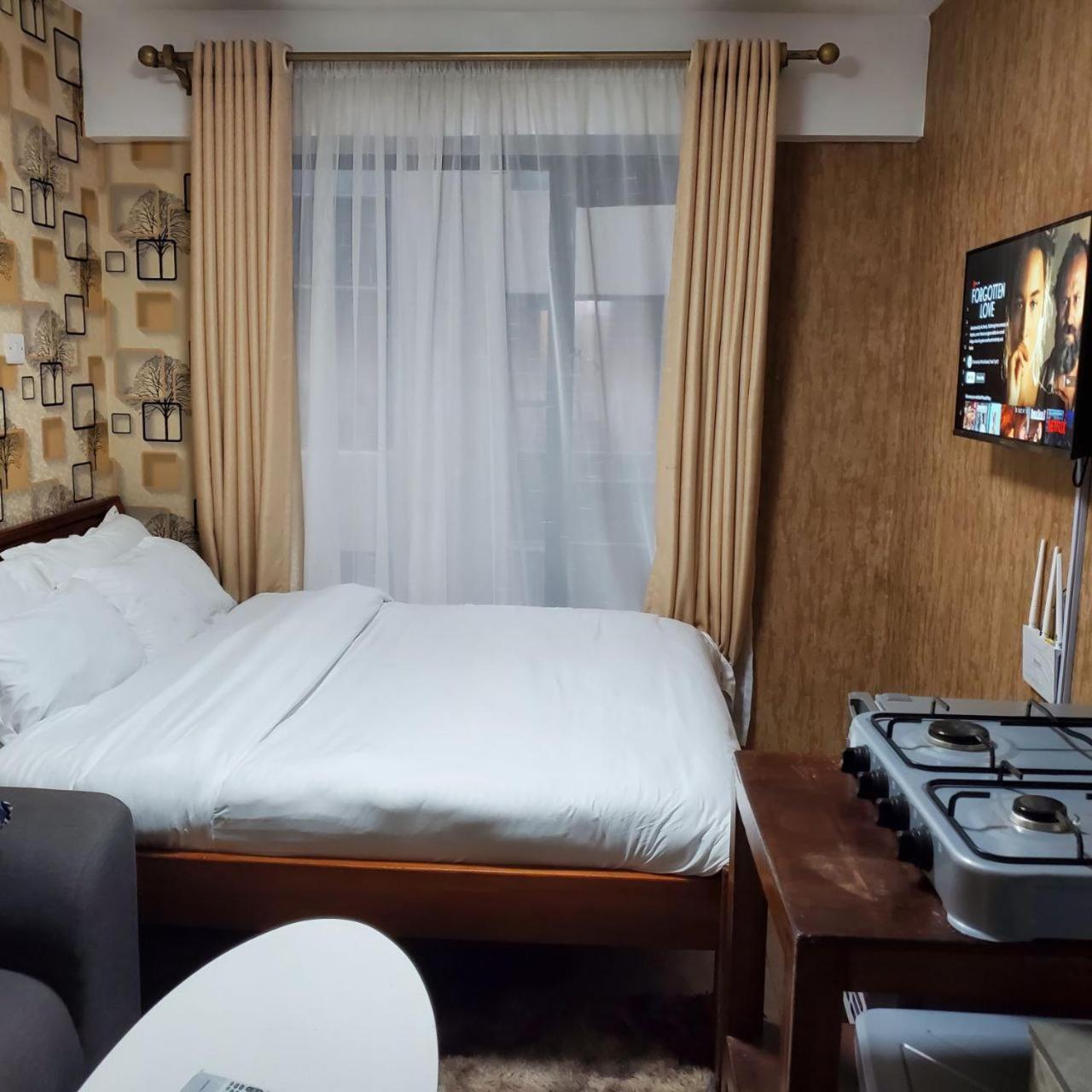 Lovely & Cozy Compact Studio Near Airport With Rooftop View Apartamento Nairobi Exterior foto