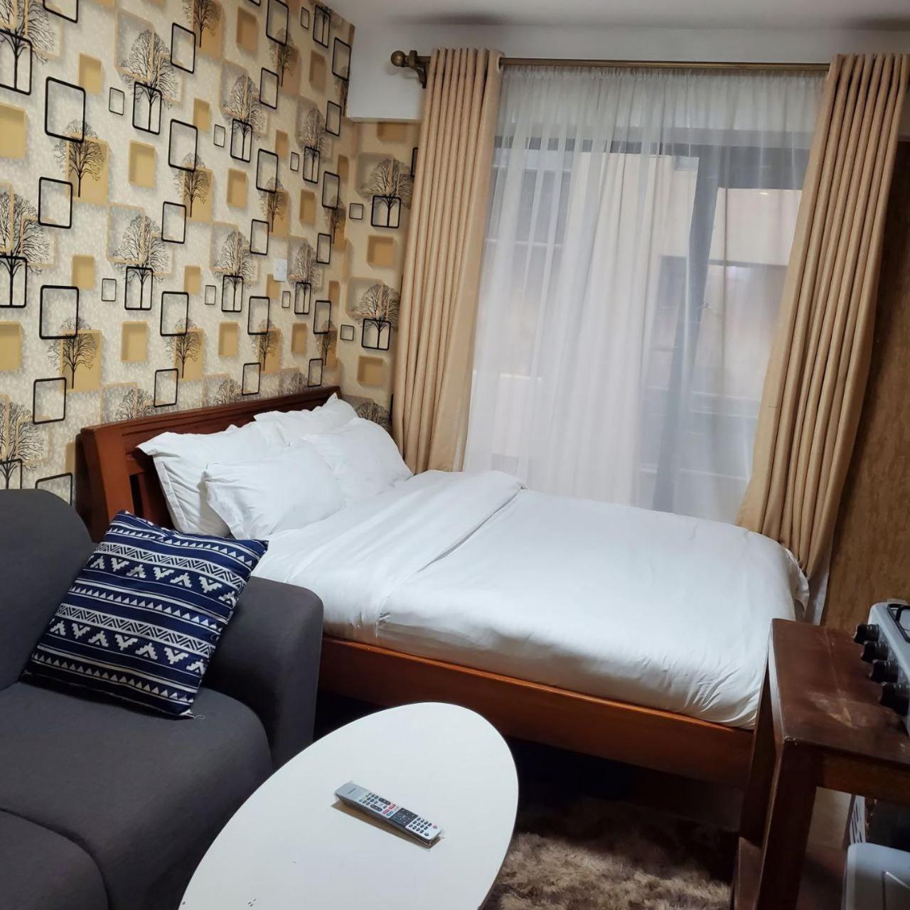 Lovely & Cozy Compact Studio Near Airport With Rooftop View Apartamento Nairobi Exterior foto