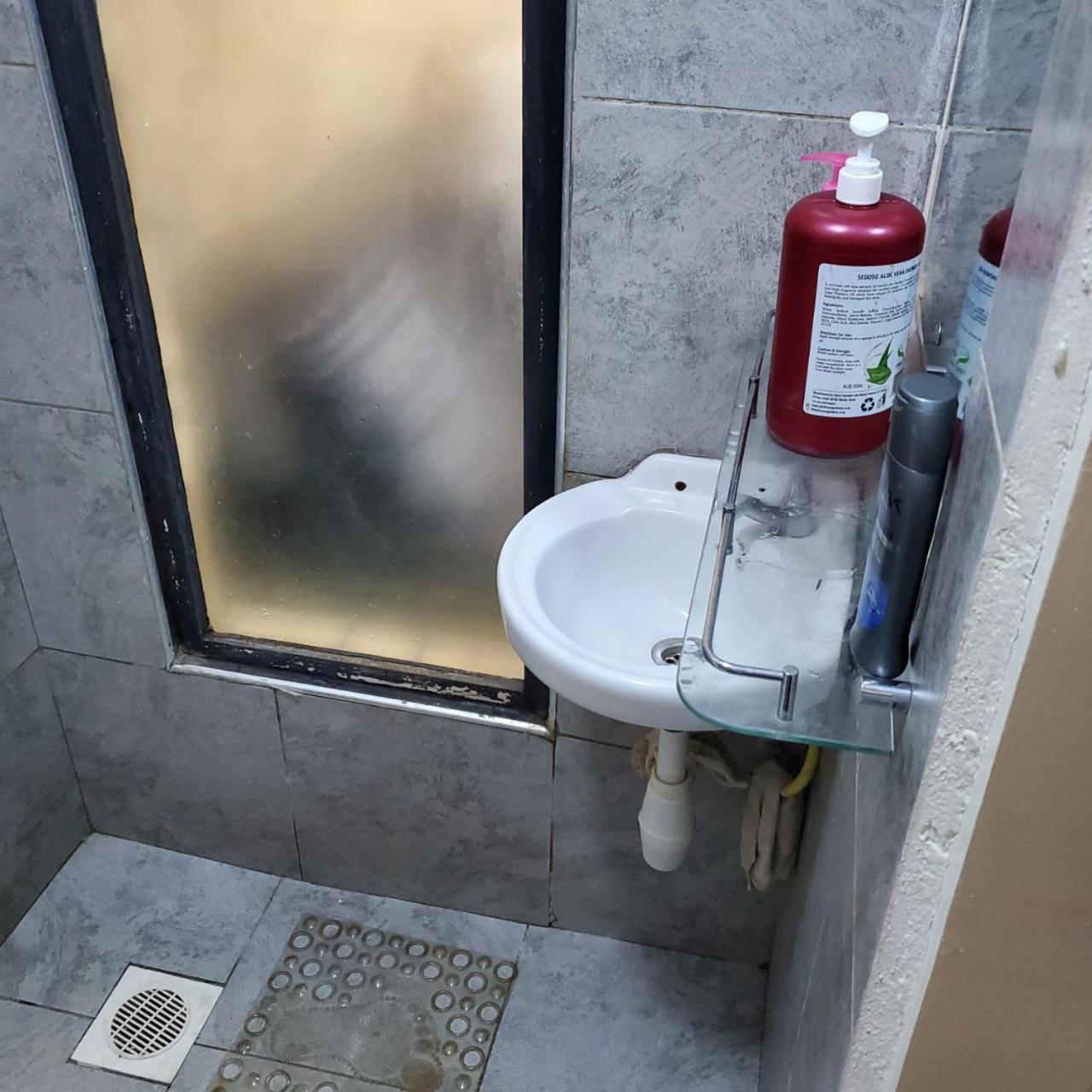 Lovely & Cozy Compact Studio Near Airport With Rooftop View Apartamento Nairobi Exterior foto