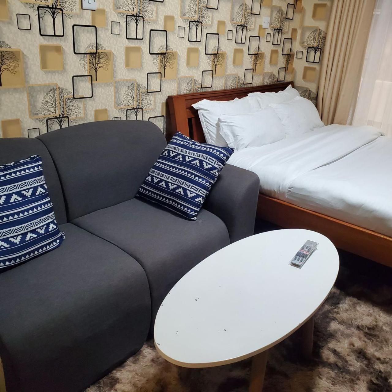 Lovely & Cozy Compact Studio Near Airport With Rooftop View Apartamento Nairobi Exterior foto