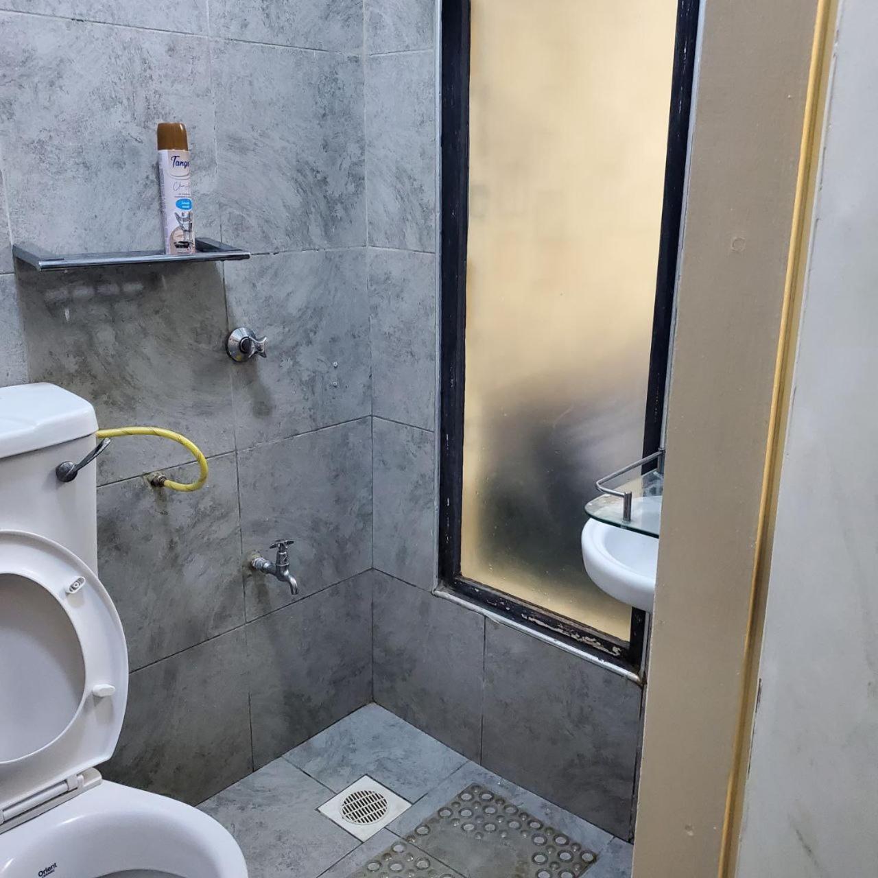 Lovely & Cozy Compact Studio Near Airport With Rooftop View Apartamento Nairobi Exterior foto